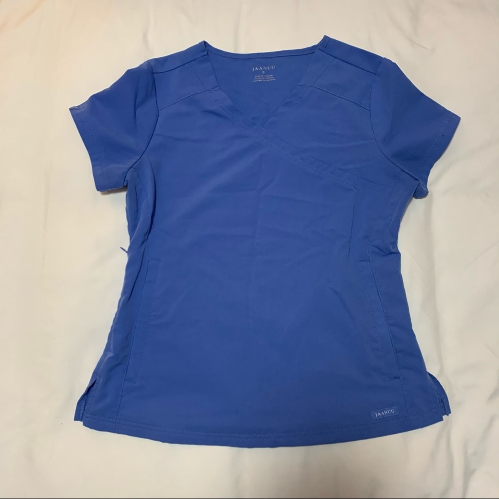 Jaaanuu Mock-Wrap 3 Pocket Scrub Top